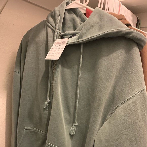 ❌ SOLD ❌ Christy Hoodie | Brandy Melville - Picture 3 of 3